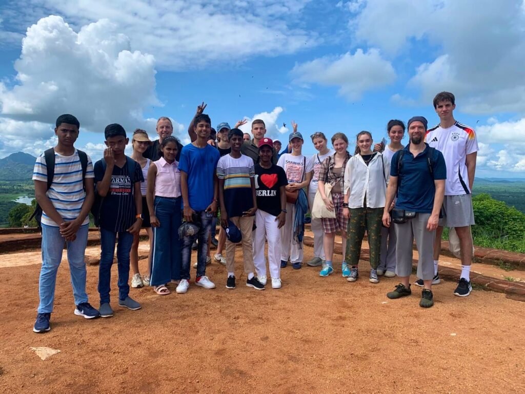 Gemeinsamer Ausflug zum Sigiriya-Felsen